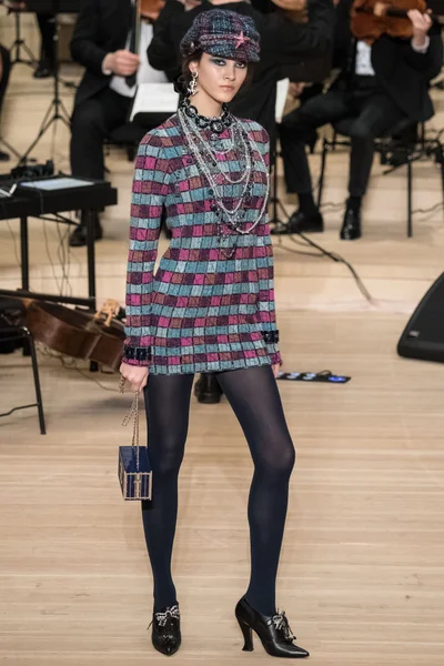 Look 35
